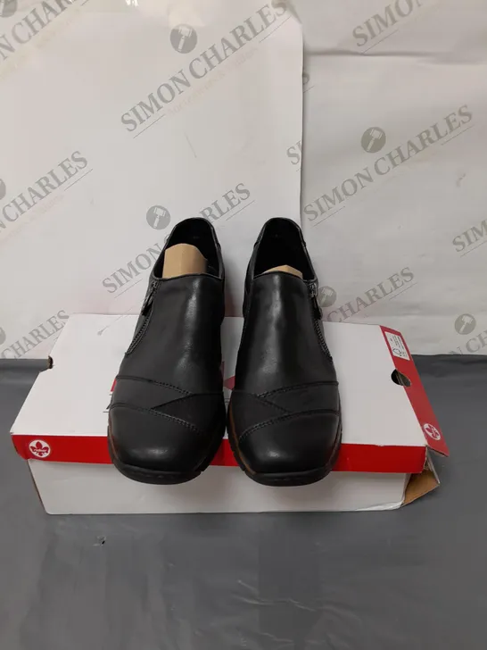 RIEKER ANTISTRESS BLACK SHOES SIDE ZIP SIZE 6.5