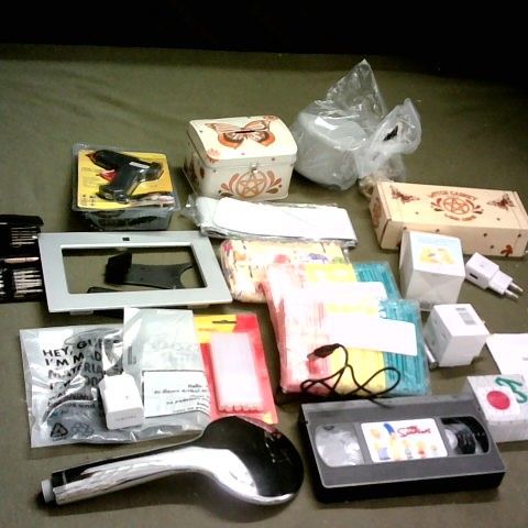 SMALL BOX OF ASSORTED ITEMS INCLUDING HOT GLUE GUN, SMALL SCREWDRIVER SET, LIGHT UP LED SIMPSONS VHS TAPE