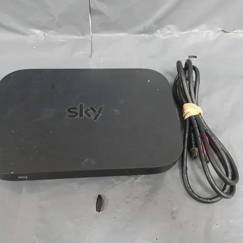 SKY BROADBAND HUB WITH HDMI CABLE