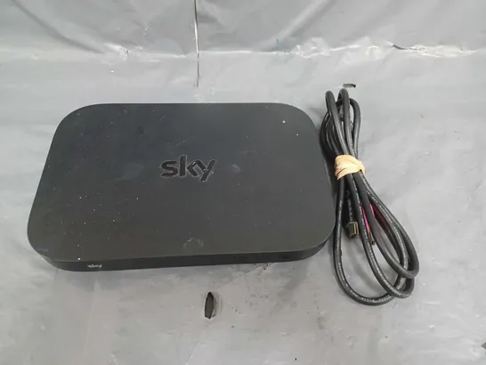 SKY BROADBAND HUB WITH HDMI CABLE