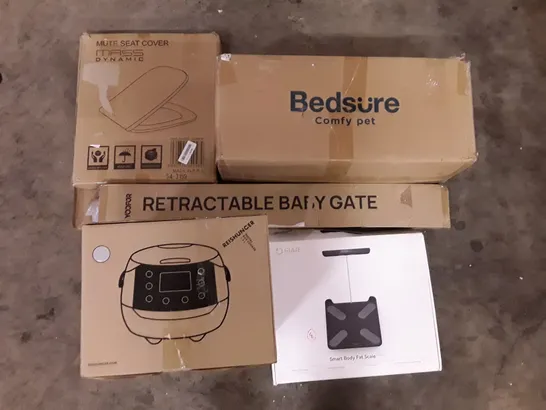PALLET OF ASSORTED PRODUCTS INCLUDING TOILET SEAT, RETRACTABLE BABY GATE, SMART BODY FAT SCALE, DIGITAL RICE COOKER, BEDSIDE COMFY PET