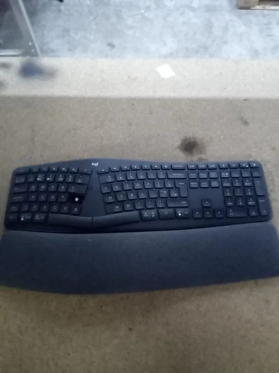 BOXED LOGITECH ERGO K860 ERGONOMIC WIRELESS KEYBOARD 