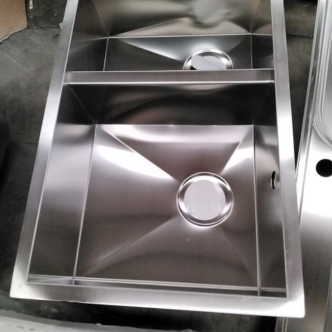 STAINLESS STEEL 2 BOWL SINK 