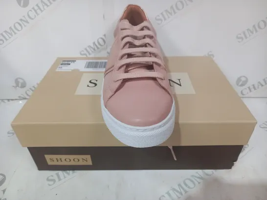 BOXED PAIR OF SHOON LACE UP TRAINERS IN PINK/METALLIC ROSE GOLD SIZE 6