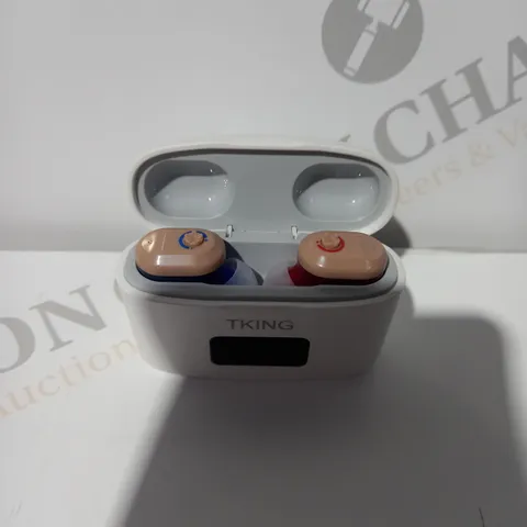 TKING WIRELESS EARBUDS IN BLUE & RED