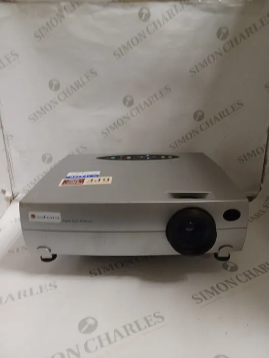 SAHARA AV2100SD DIGITAL ZOOM PROJECTOR 4547557Simon Charles Auctioneers