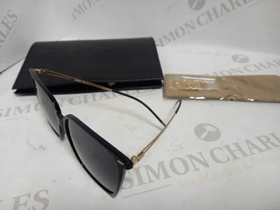 BOSS SQUARE SUNGLASSES WITH CHAIN RRP £165