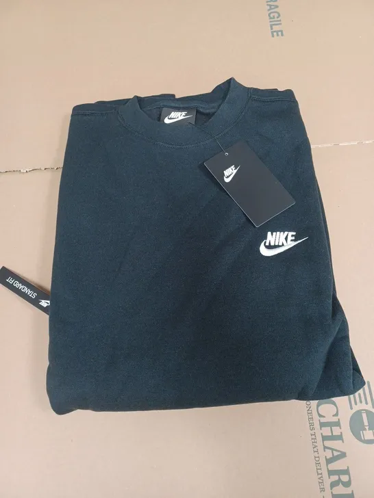 NIKE CREW JUMPER IN BLACK - LARGE 