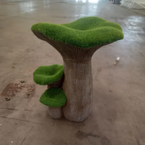 BOXED FAUX MOSS TOADSTOOL