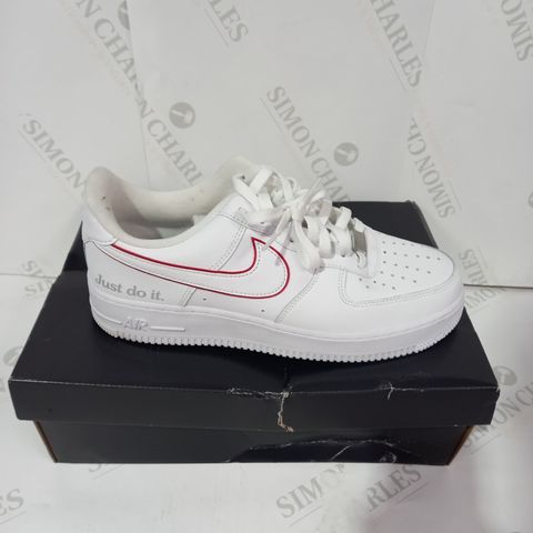 BOXED PAIR OF NIKE WHITE/RED TRAINERS SIZE 8