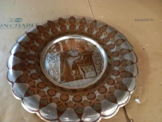 EGYPTIAN THEMED METAL PLATE - 40CM DIAMETER