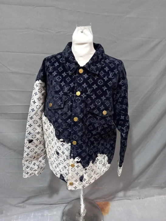 LOUIS VUITTON NAVY & WHITE BUTTON UP JACKET - SIZE 50