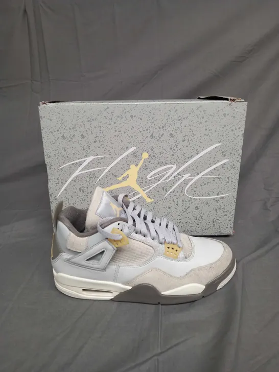 BOXED PAIR OF AIR JORDAN 4 RETRO SE PHOTON DUST/PALE VANILLA UK SIZE 8