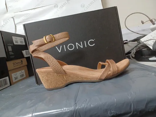 BOXED PAIR OF WEDGE HEELED SANDALS IN TAN COLOUR SIZE UNSPECIFIED 