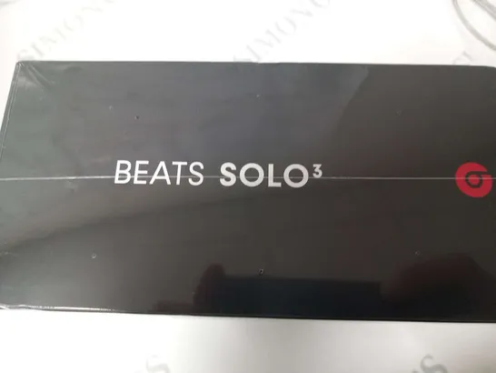 BOXED AND SEALED BEAT SOLO3 ON EAR WIRELESS BLUETOOTH HEADPHONES WITH CARRYING CASE