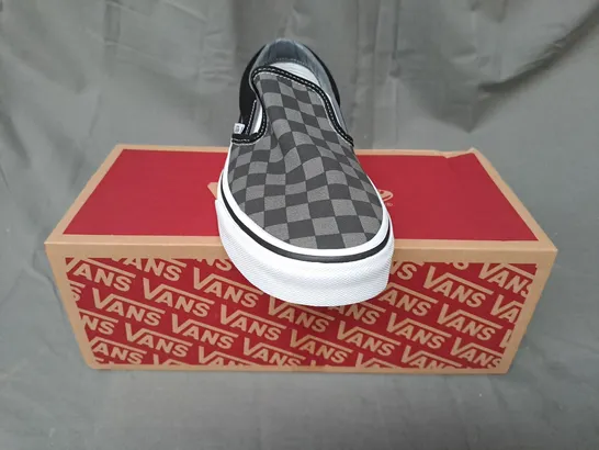 BOXED PAIR OF VANS CLASSIC SLIP-ON SHOES IN GREY/BLACK CHECKERBOARD UK SIZE 6