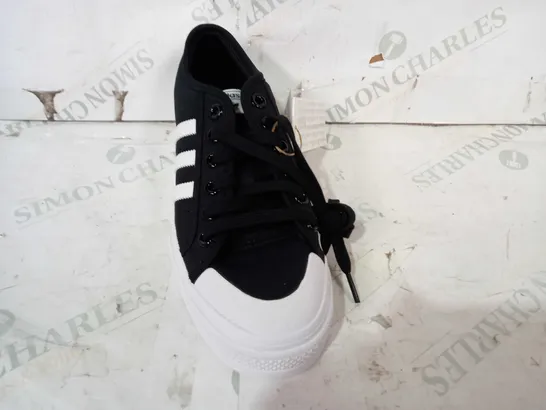 BOXED PAIR OF ADIDAS NIZZA PLATFORM SHOES IN BLACK/WHITE UK SIZE 6