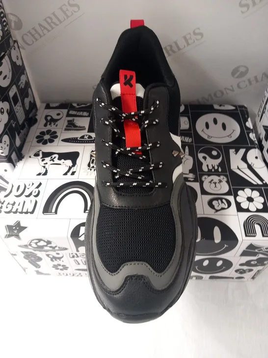 BRAND NEW BOXED PAIR OF KOI HYPER MEN'S BLACK NEUTRON TRAINERS SIZE 7