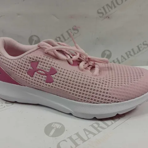 UNDER ARMOUR PAIR OF WOMEN'S RUNNING SHOES IN PINK // SIZE: UK 5