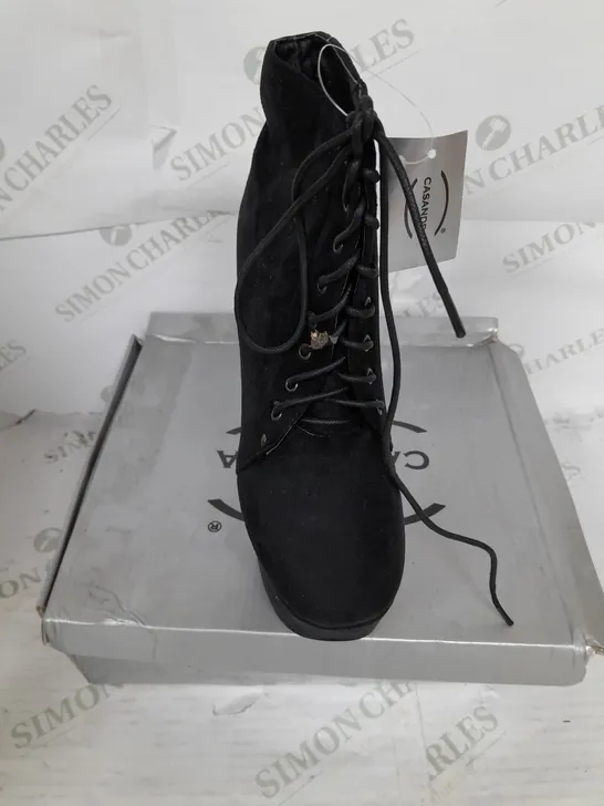 BOXED PAIR OF CASANDRA PLATFORM LACE UP ANKLE BOOT IN BLACK SUEDE SIZE 4