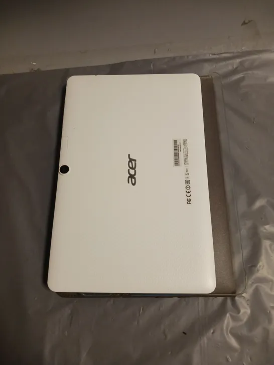 ACER ICONIA ONE 10 TABLET MODEL: A5008 IN WHITE