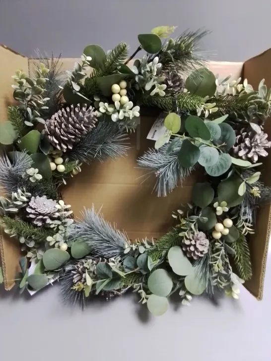 BOXED EUCALYPTUS AND BERRY PRE-LIT WREATH