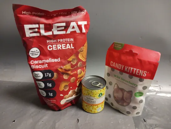 APPROXIMATELY 20 ASSORTED FOOD PRODUCTS TO INCLUDE CANDY KITTENS WILD STRAWBERRY (140g), FOUR SEASONS SUPERWEET SWEECORN (198g), ELEAT HIGH PROTEIN CEREAL CARAMLISED BISCUIT (50g), ETC