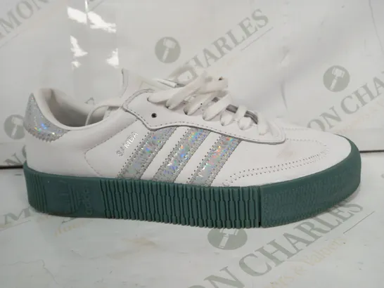 BOXED PAIR OF ADIDAS SAMBA TRAINERS IN WHITE/GREEN/PRISMATIC UK SIZE 5.5