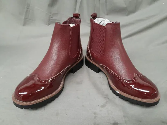 BOXED PAIR OF DESIGNER ANKLE BOOTS IN WINE RED EU SIZE 36