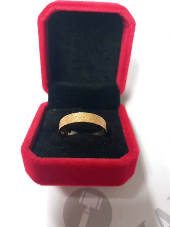 BERING GOLD PLATED SPARKLY RING SIZE 8