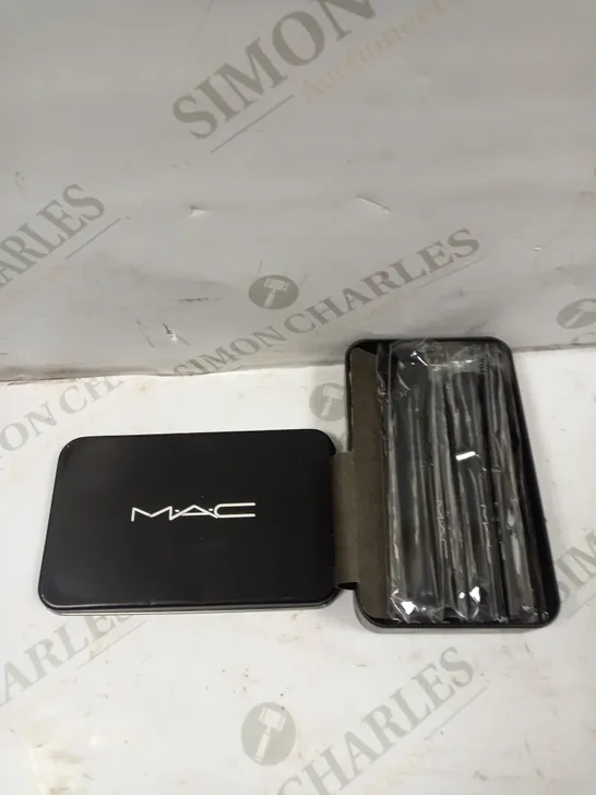 MAC MAKE-UP BRUSH SET