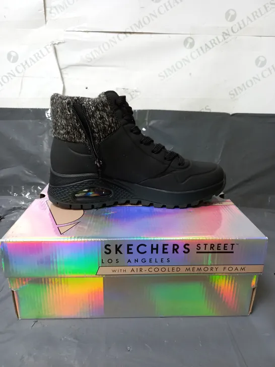 SKECHERS ANKLE BOOTS SIZE 6