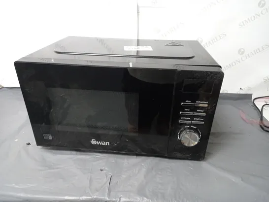 BOXED SWAN 20L 700W DIGITAL MICROWAVE IN BLACK  RRP £64