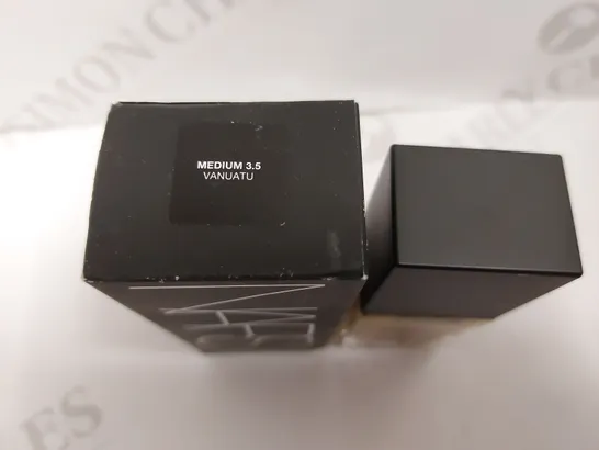 NARS LIGHT REFLECTING FOUNDATION - MEDIUM 30ML