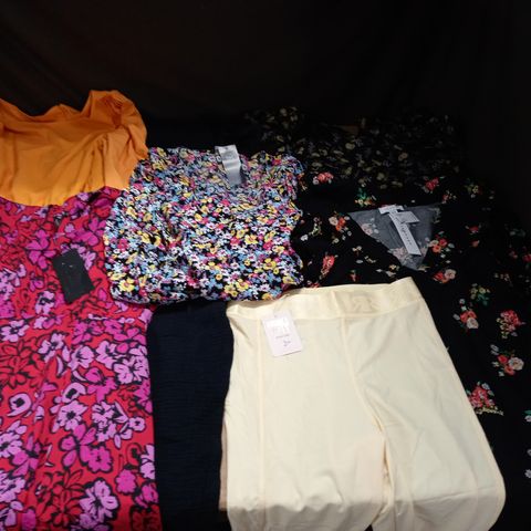 LARGE QUANTITY OF ASSORTED CLOTHING ITEMS TO INCLUDE TOPMAN, RIVER ISLAND AND M&S