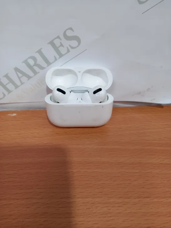 APPLE AIRPODS PRO