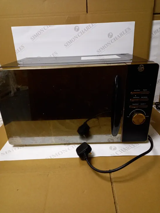 SWAN GATSBY BLACK AND GOLD 800W DIGITAL MICROWAVE