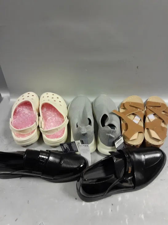 APPROXIMATELY 20 ASSORTED PAIRS OF FOOTWEAR IN VARIOUS STYLES & SIZES