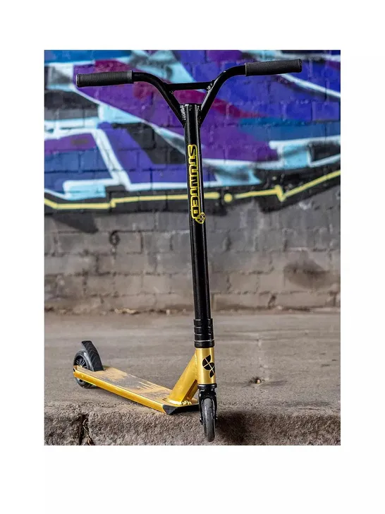 BOXED STUNTED GILT STUNT SCOOTER 