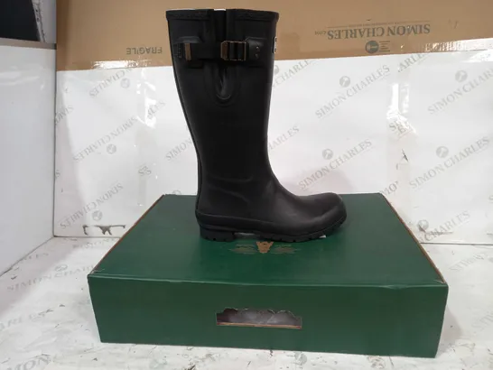 BOXED PAIR OF BARBOUR CIRRUS WELLINGTON BOOTS IN BLACK UK SIZE 7