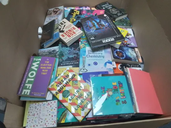 LARGE QUANTITY OF ASSORTED BOOKS TO INCLUDE SHARDS OF EARTH, LOVE TRIANGLE AND BLUEY ACTIVITY BOOKS  - COLLECTION ONLY