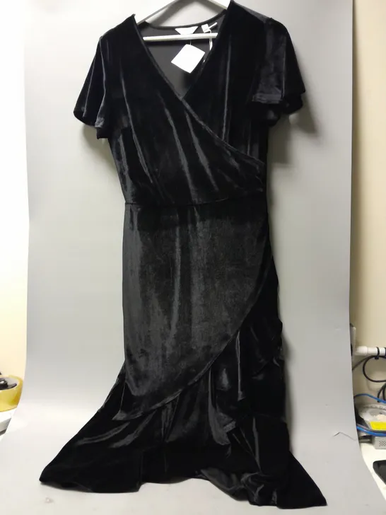 DANNII MINOGUE V-NECK MAXI DRESS IN JET BLACK - SIZE 12