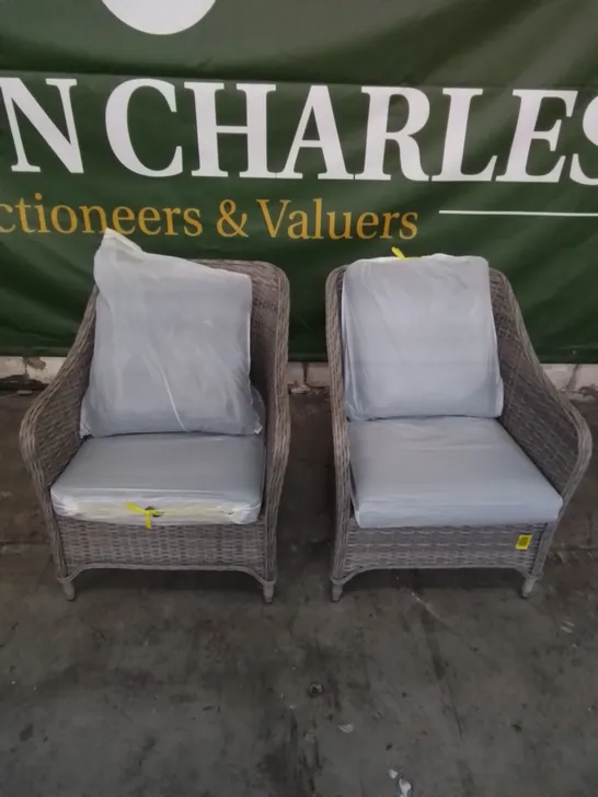 SET OF 2 WOVEN GARDEN CHAIRS WITH CUSHIONS 