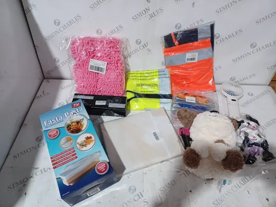 BOX OF APPROXIMATELY 20 ASSORTED HOMEWARE PRODUCTS TO INCLUDE HIGH VISIBILITY VESTS, PORTABLE FAN, FASTA PASTA MAKER ETC