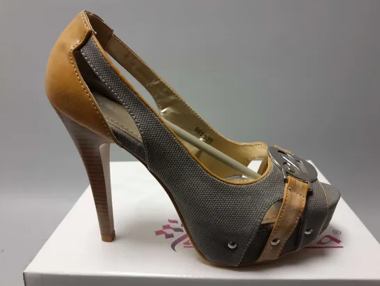 APPROXIMATELY 24 BOXED PAIRS OF LAVANDA OPEN TOE HIGH HEELS IN GREY/BLACK IN VARIOUS SIZES