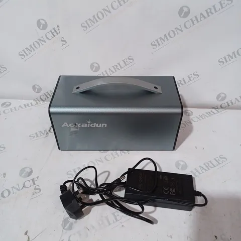 BOXED PORTABLE SOLAR GENERATOR POWER STATION 