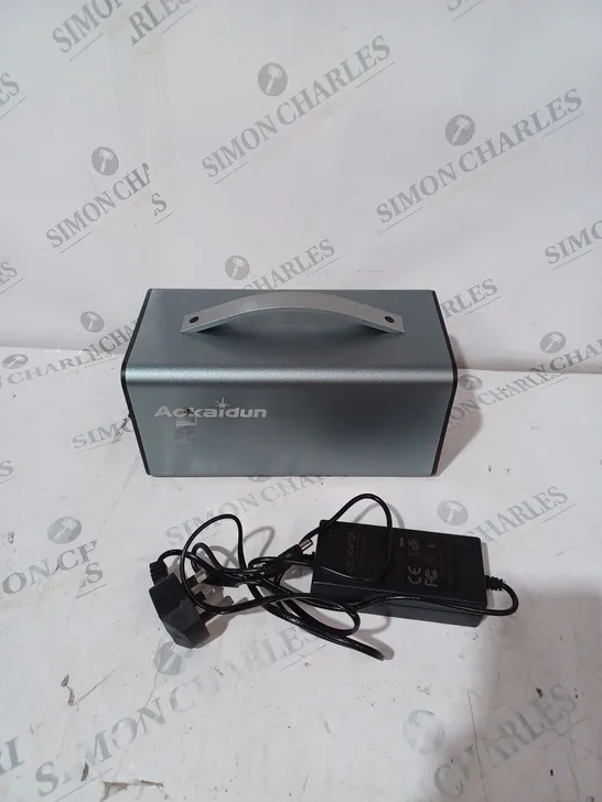 BOXED PORTABLE SOLAR GENERATOR POWER STATION 