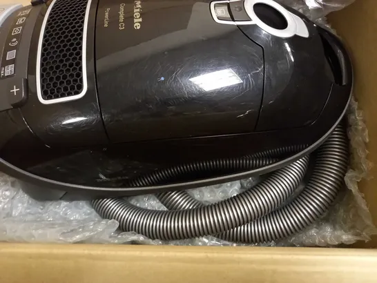 MIELE COMPLETE C3 POWERLINE VACUUM 