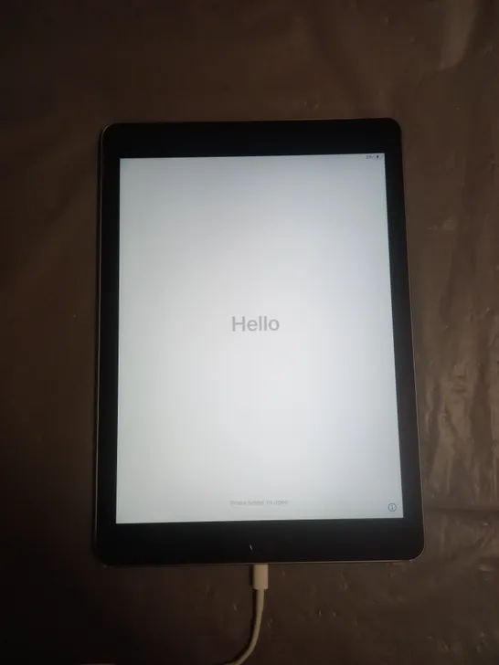 UNBOXED APPLE IPAD A1566 TABLET