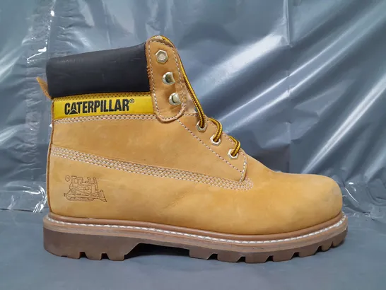 PAIR OF CATERPILLAR ANKLE BOOTS IN CAMEL UK SIZE 8